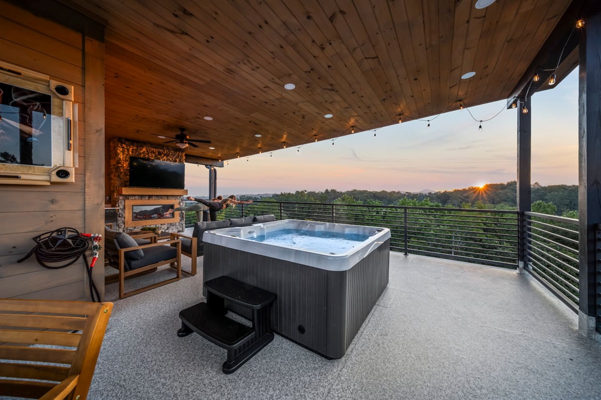 Hot Tub on rooftop