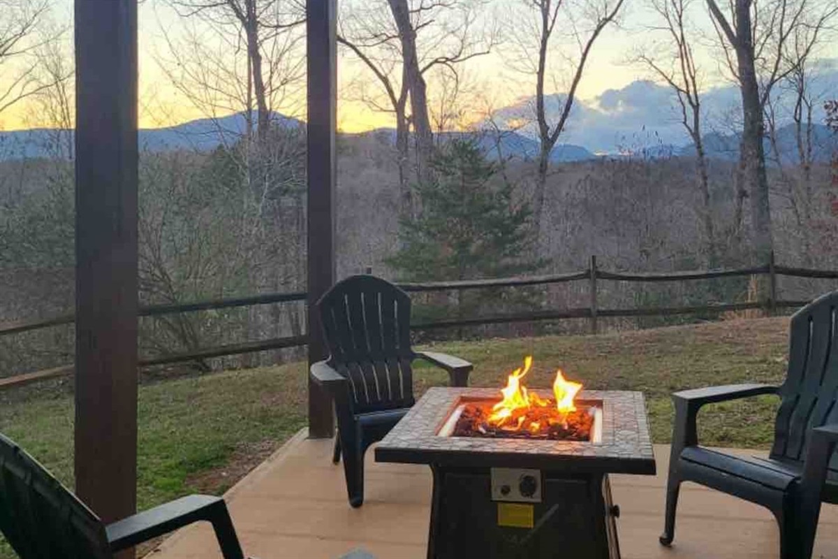 Outdoor fire pit 