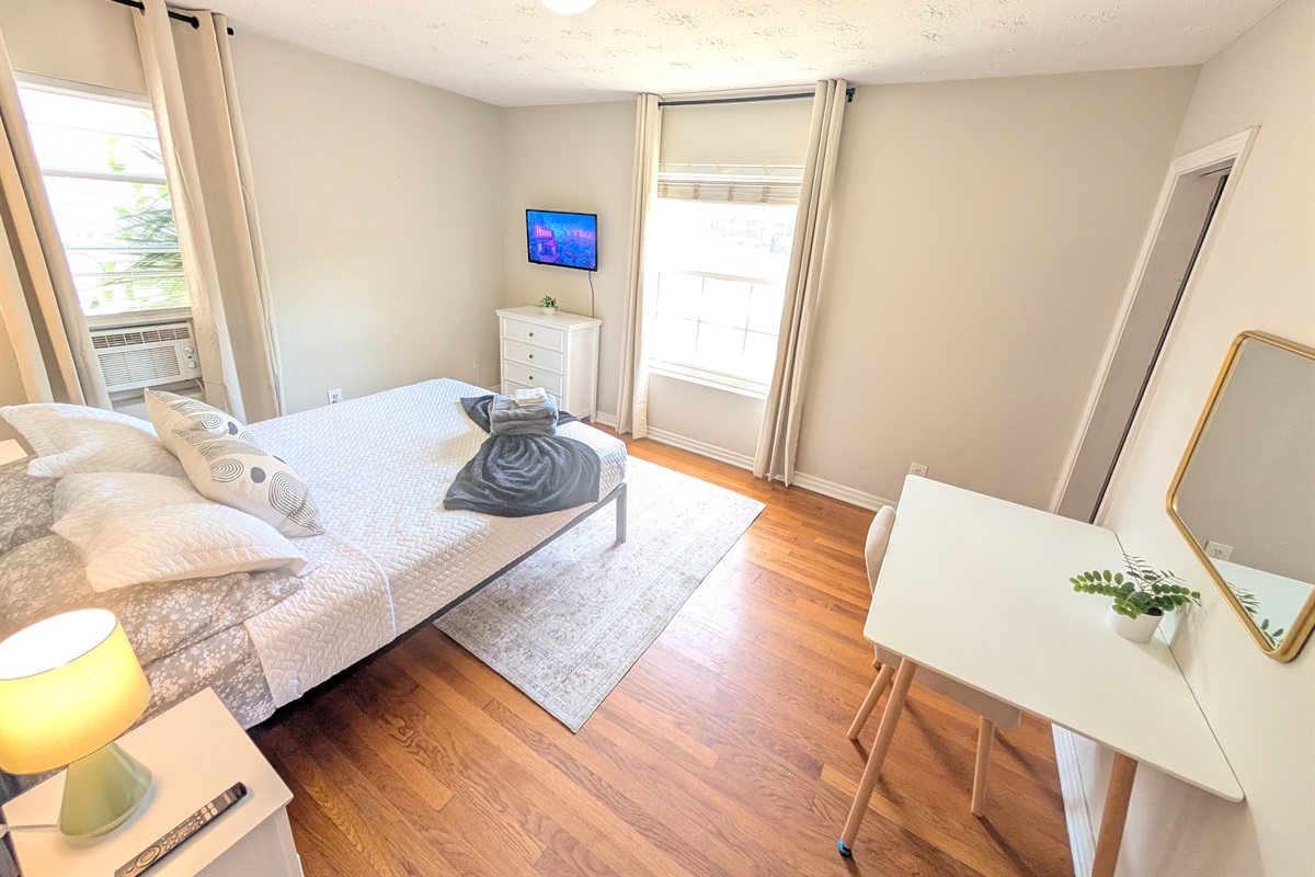 The second guest room with workspace