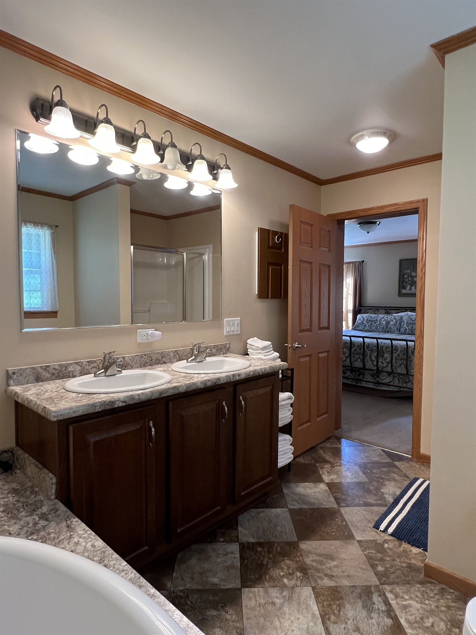 Ensuite bath with jetted tub and separate shower