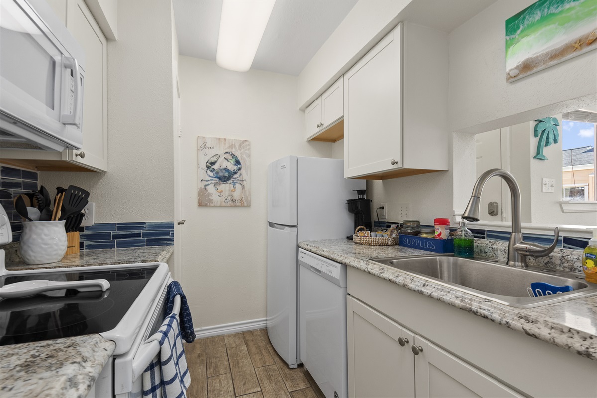 f5119d7e8d6a46f6b41cf77eac277251 Large | Beachhouse | Texas | TX | Vacation Homes | Galveston | Crystal Beach | Kokomo | Breezy Days | Beachfront Elegance | Sunrise Serenity | Southern Sands Property Management, LLC