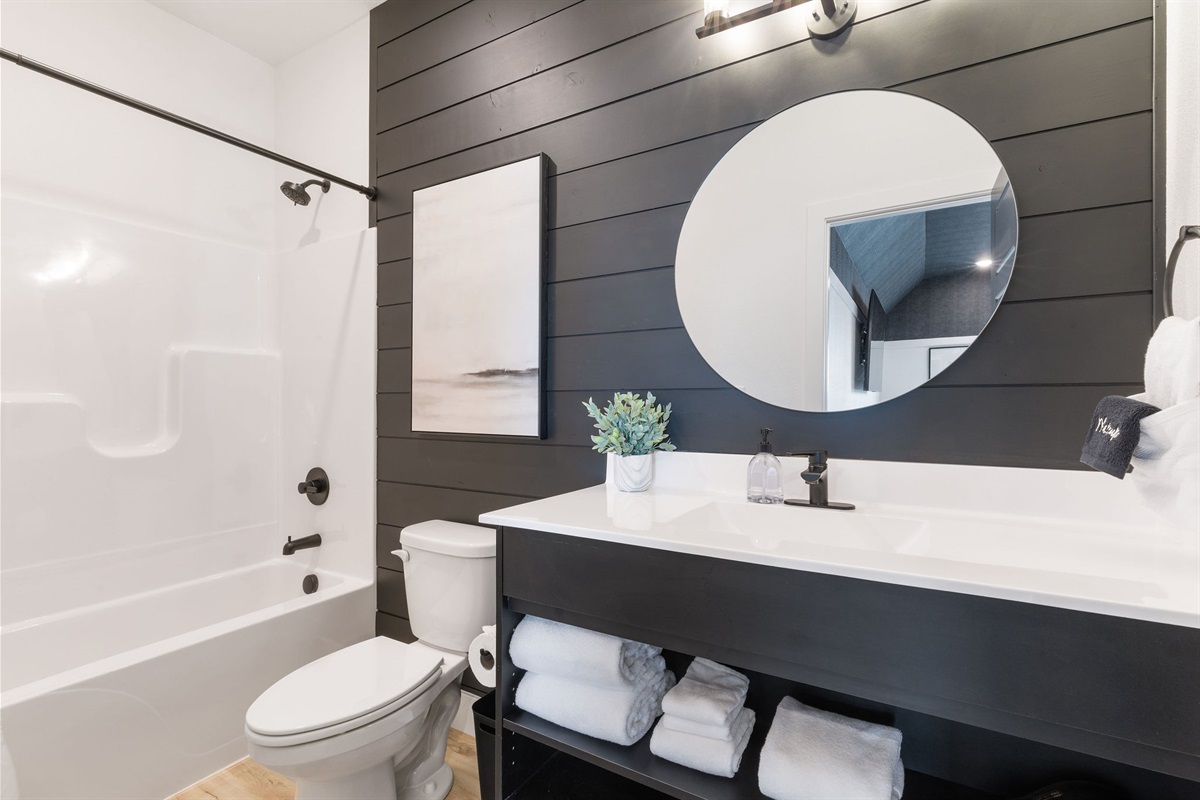 Upper level King #1 bathroom