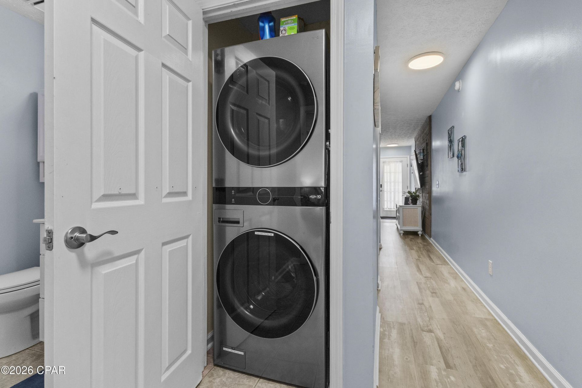 Brand-new 2025 washer and dryer in unit! Makes longer stays a breeze — pack light and feel right at home.