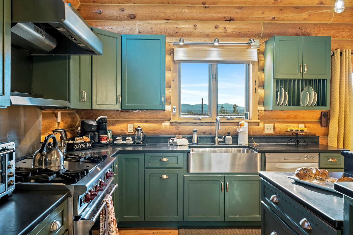 A fully equipped kitchen with everything you need to feel at home.