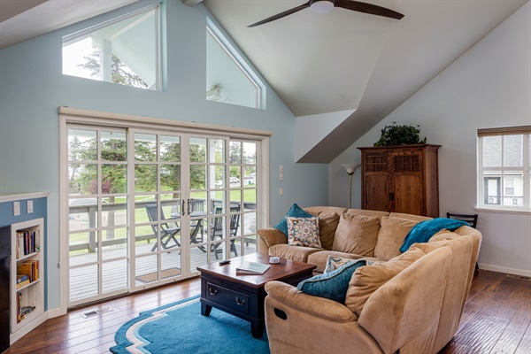 Take in the view or watch TV from the couch