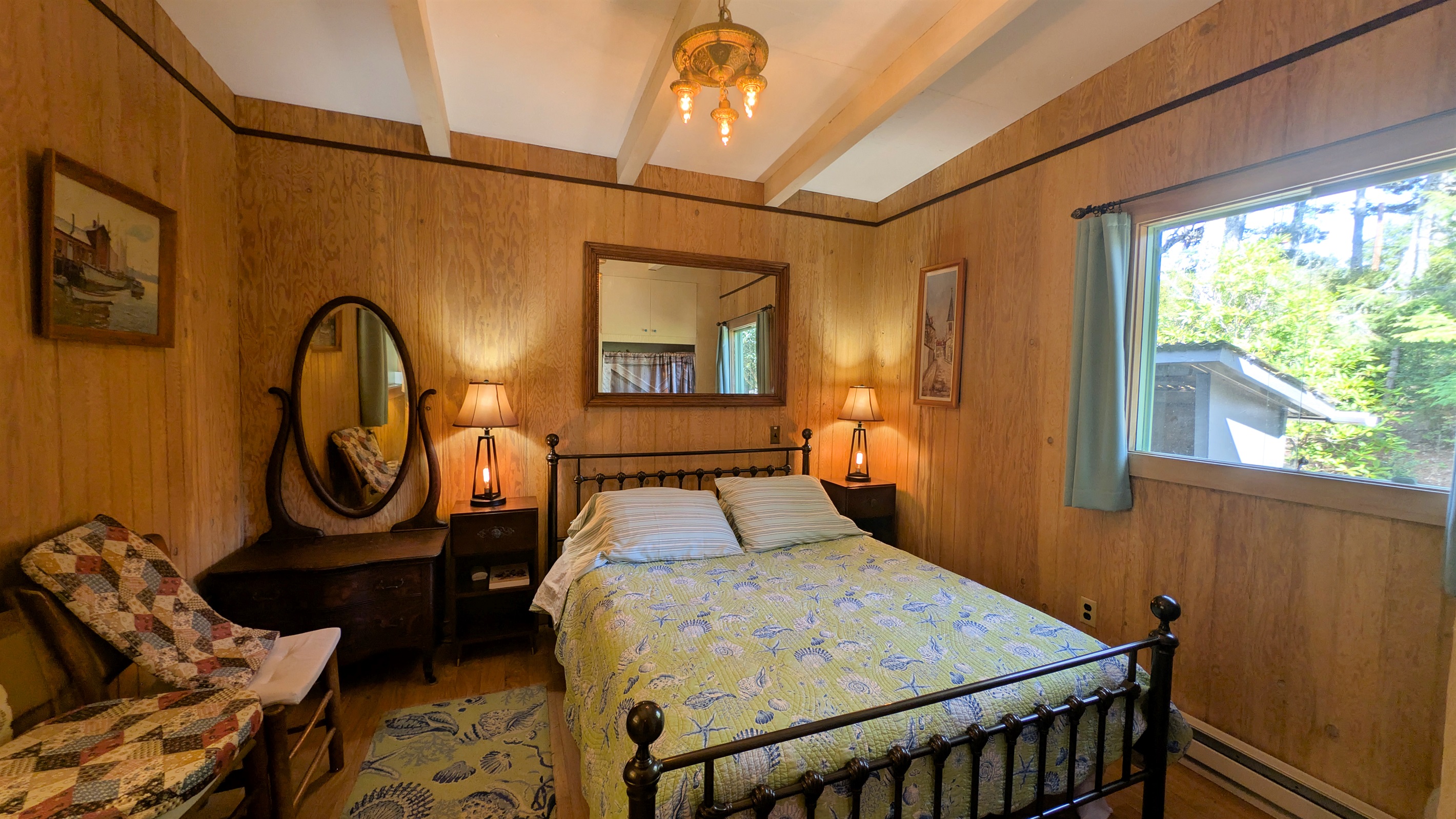 queen bedroom in main house