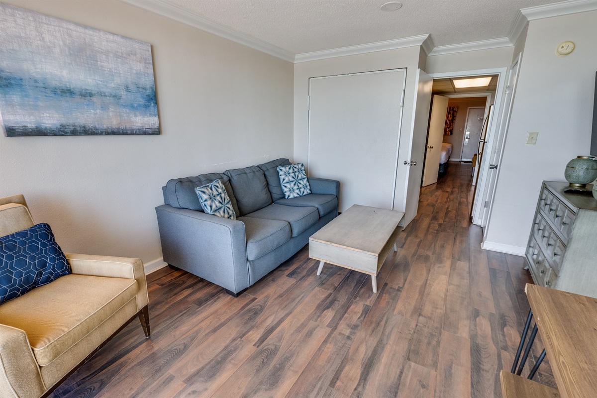 Living Room with Stunning Views🌊☀️