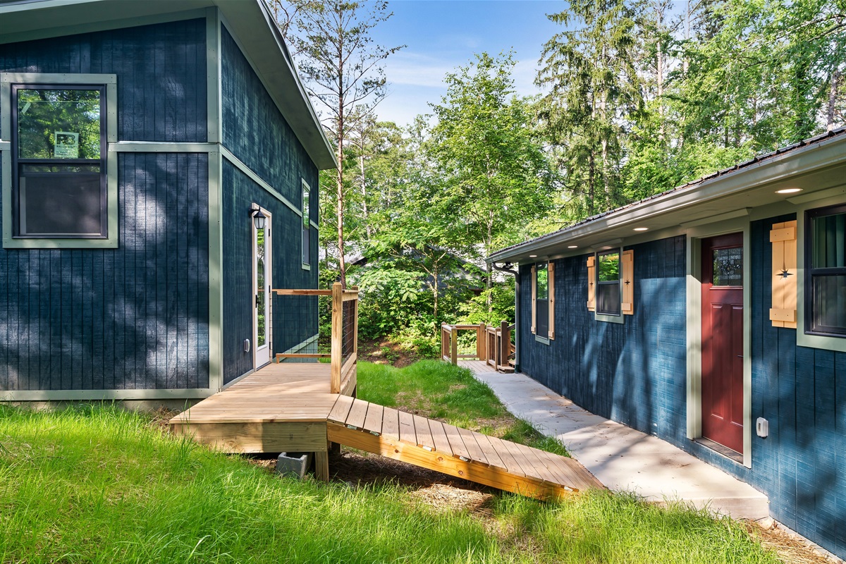Welcome to Mid Mod Mountain Bliss! Your private, custom-built cabin is nestled among the trees in scenic Smokies!