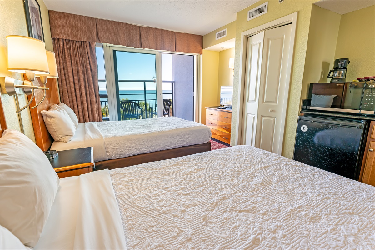 Room with Stunning Views🌊☀️