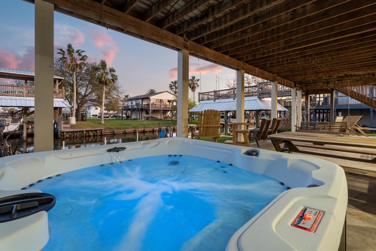 f5528517586742fea94e7331d9281bce Large | Beachhouse | Texas | TX | Vacation Homes | Galveston | Crystal Beach | Kokomo | Breezy Days | Beachfront Elegance | Sunrise Serenity | Southern Sands Property Management, LLC