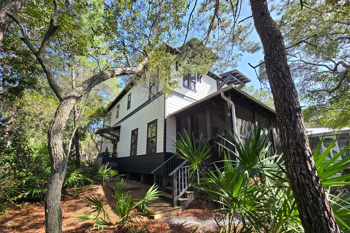 Side view showing porch stairs