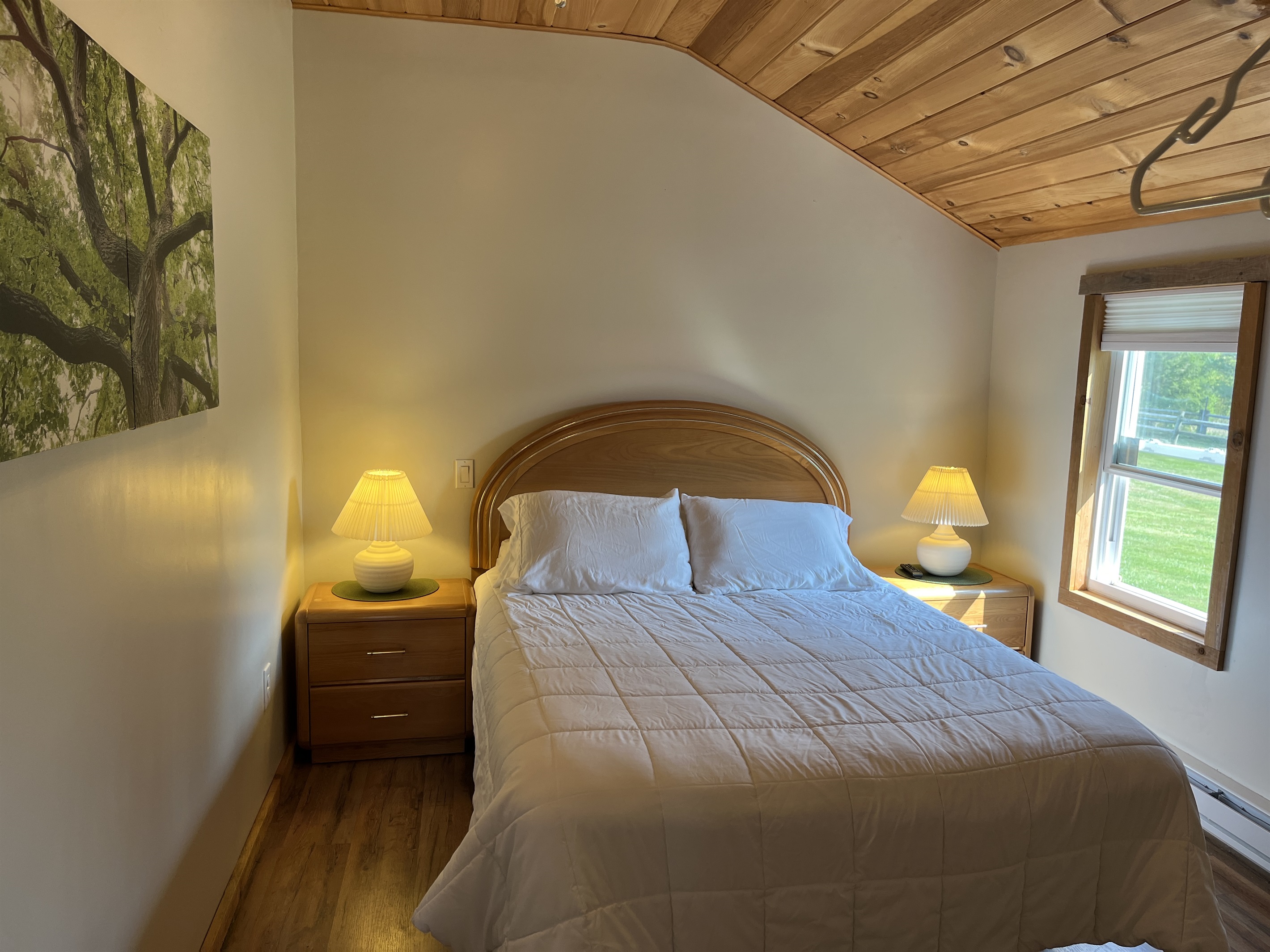 Queen bedroom