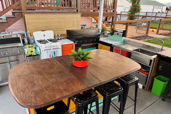 Outdoor kitchen