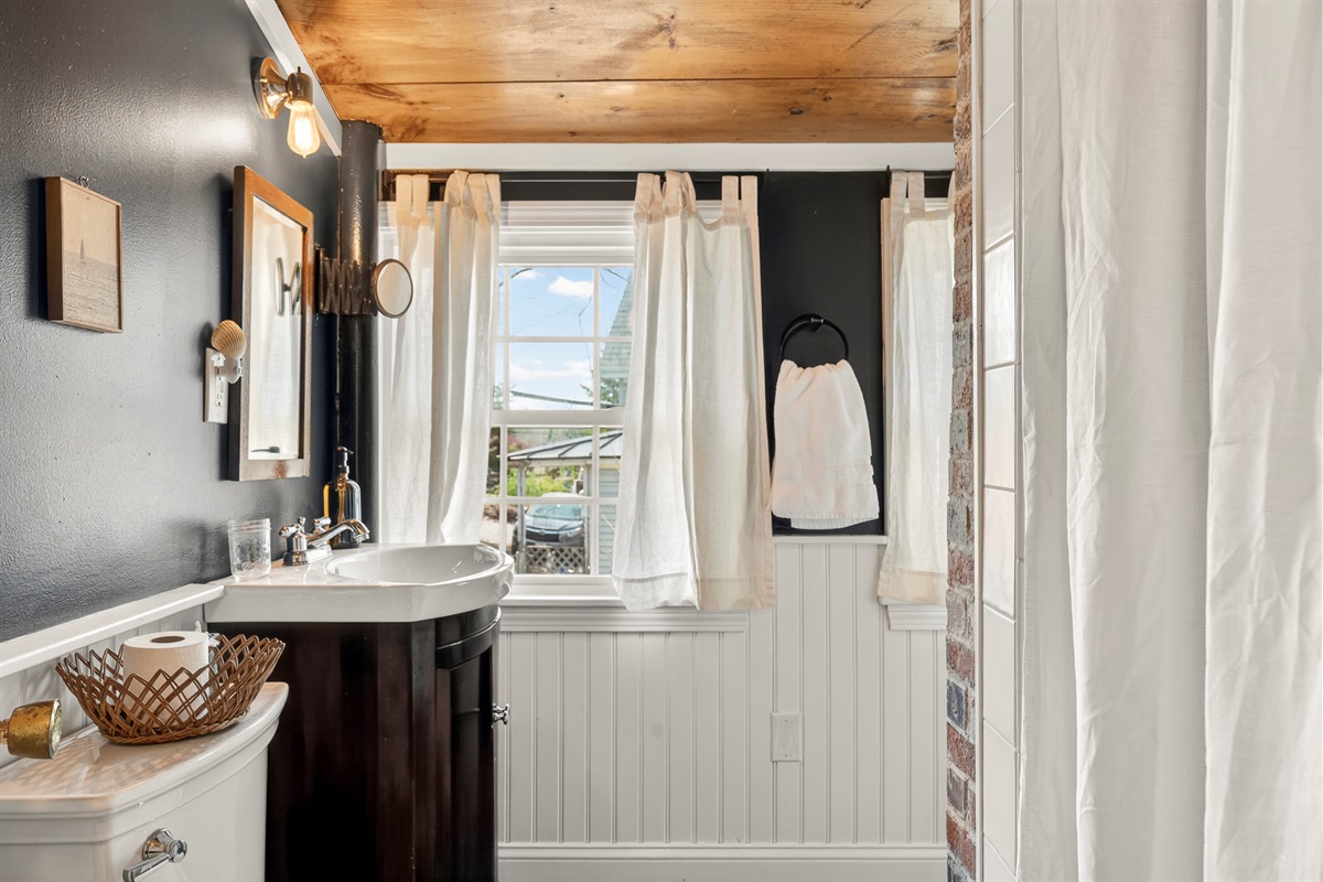 Bathroom - standup shower 