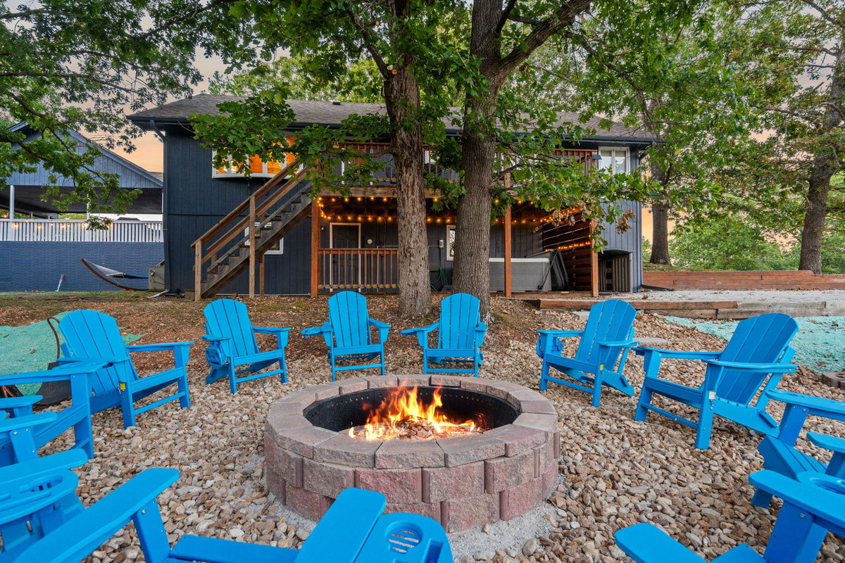 Hot Tub, Firepit, and Gazeebo, located in your private yard