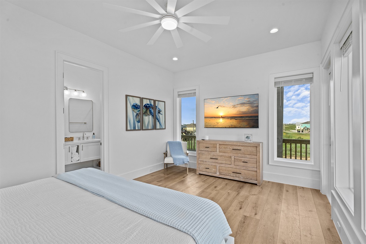 f5771d14963c461992f6ed7681b3caf3 Large | Beachhouse | Texas | TX | Vacation Homes | Galveston | Crystal Beach | Kokomo | Breezy Days | Beachfront Elegance | Sunrise Serenity | Southern Sands Property Management, LLC