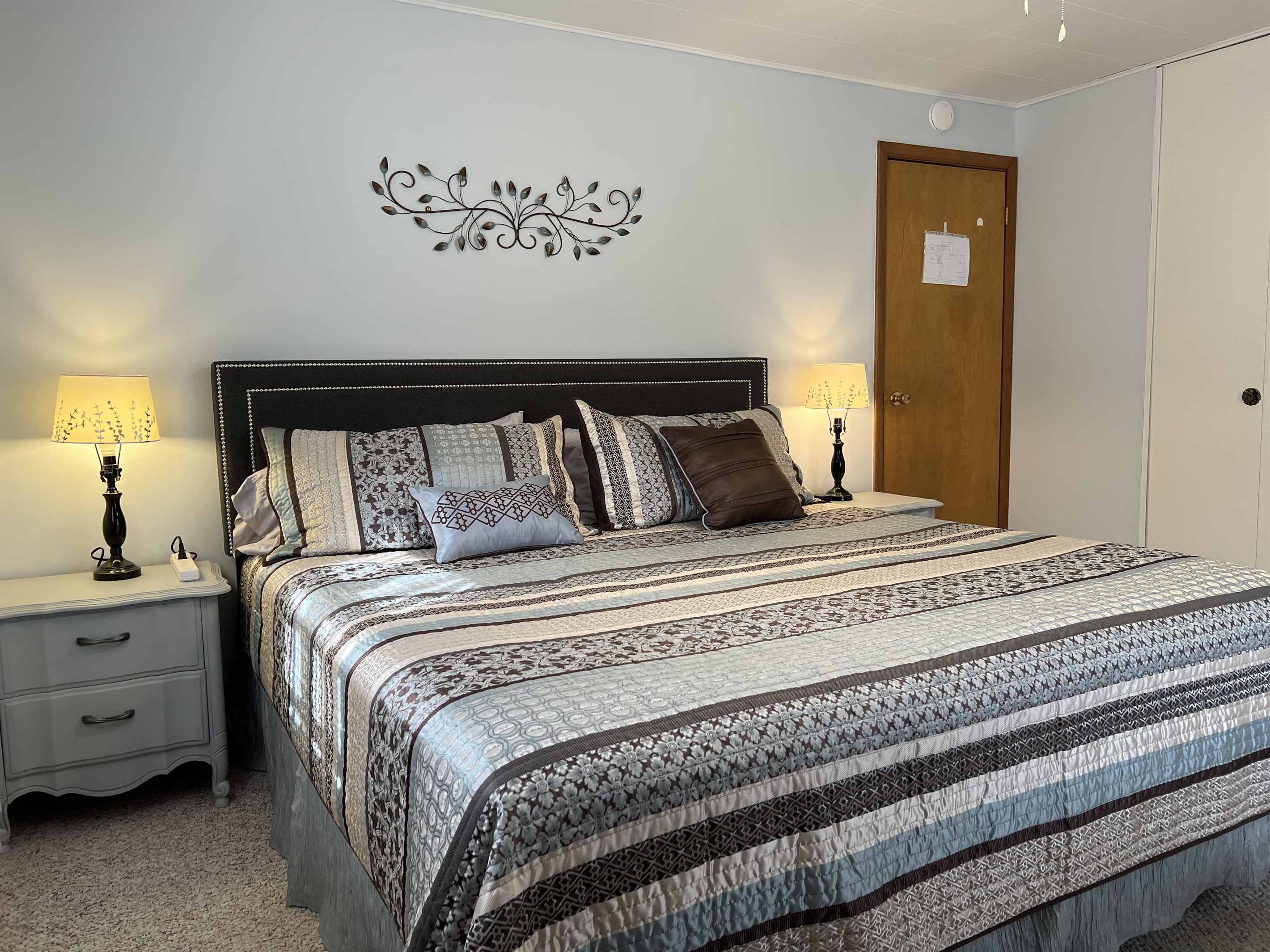 First floor king bedroom