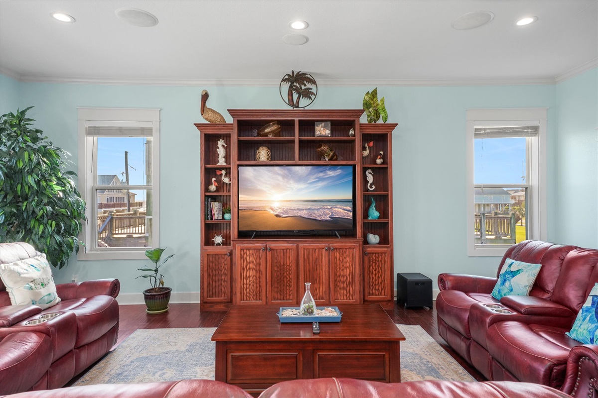 f58baf72eb0844c7a5d7c26bd21de416 Large | Beachhouse | Texas | TX | Vacation Homes | Galveston | Crystal Beach | Kokomo | Breezy Days | Beachfront Elegance | Sunrise Serenity | Southern Sands Property Management, LLC