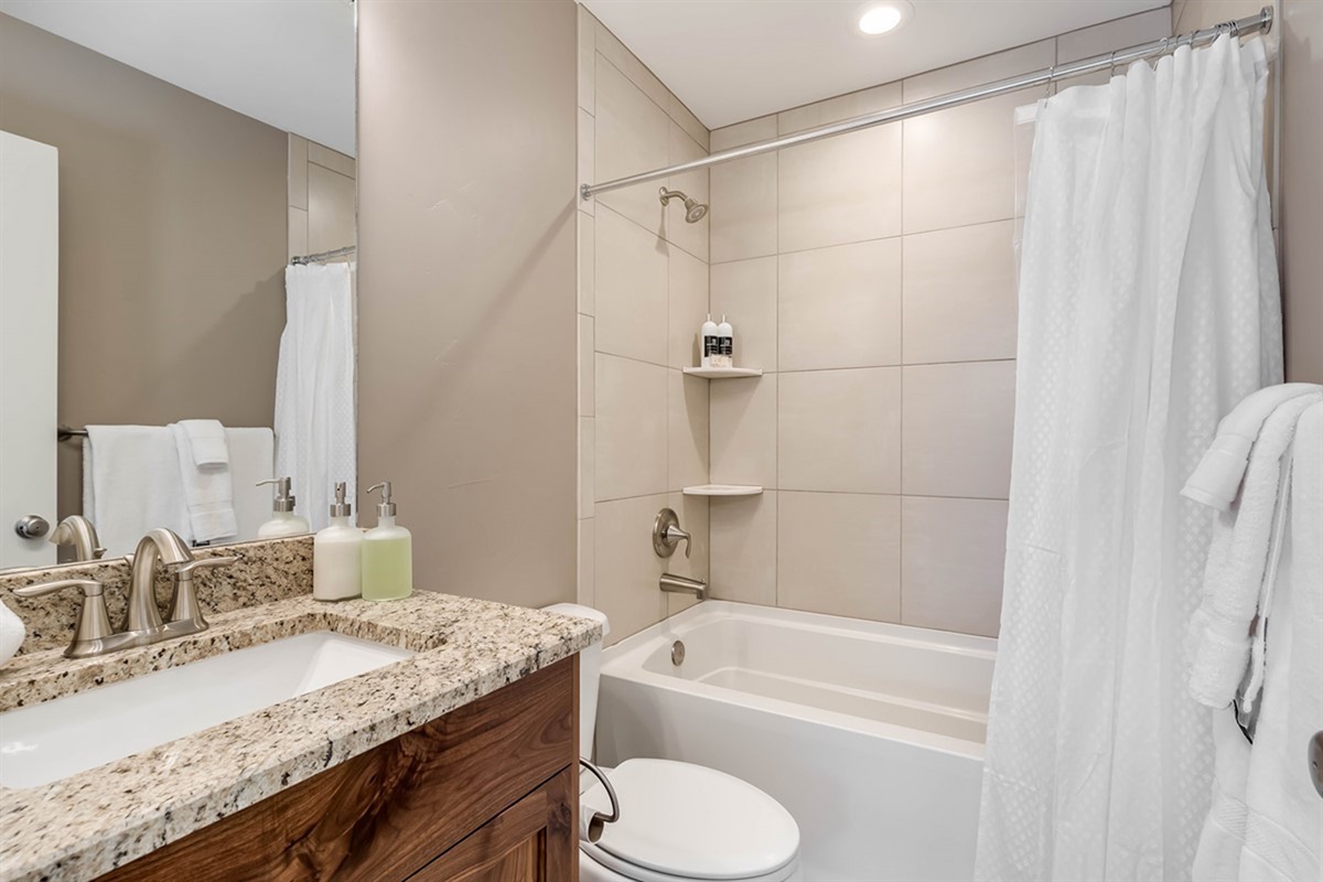 Full lower-level bathroom with tub/shower for added convenience
