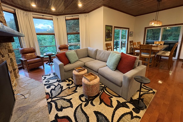 Living Room & Dining Room for Family Gatherings