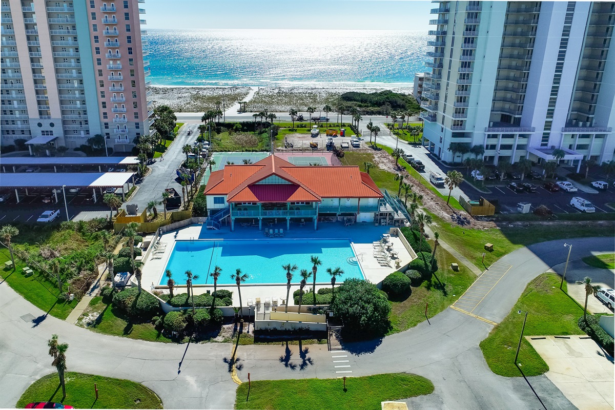 Olympic Size Pool, Short Walk to Gulf