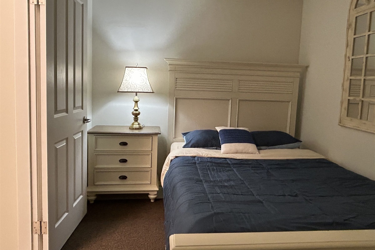 Entrance level queen & ensuite