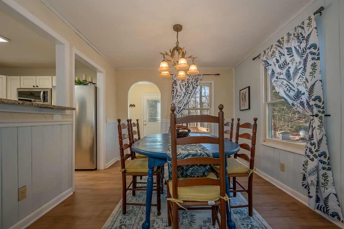 Dining room area 