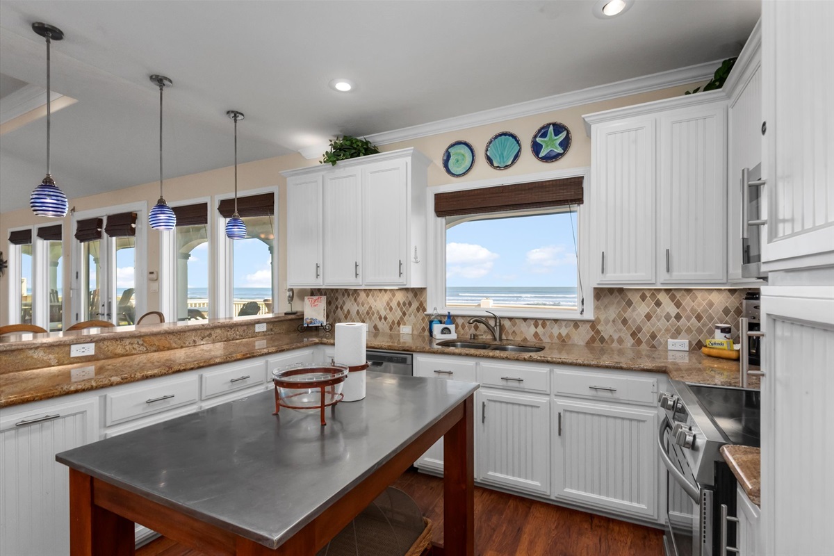 f5a34f42a8b048a581bac0a720f0b146 Large | Beachhouse | Texas | TX | Vacation Homes | Galveston | Crystal Beach | Kokomo | Breezy Days | Beachfront Elegance | Sunrise Serenity | Southern Sands Property Management, LLC