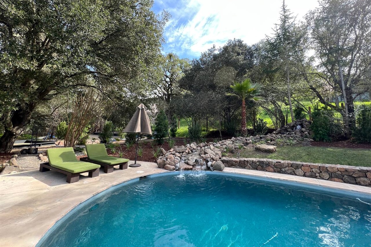The rock waterfall makes a beautiful sound. Guests can turn it on with the press of a button.
