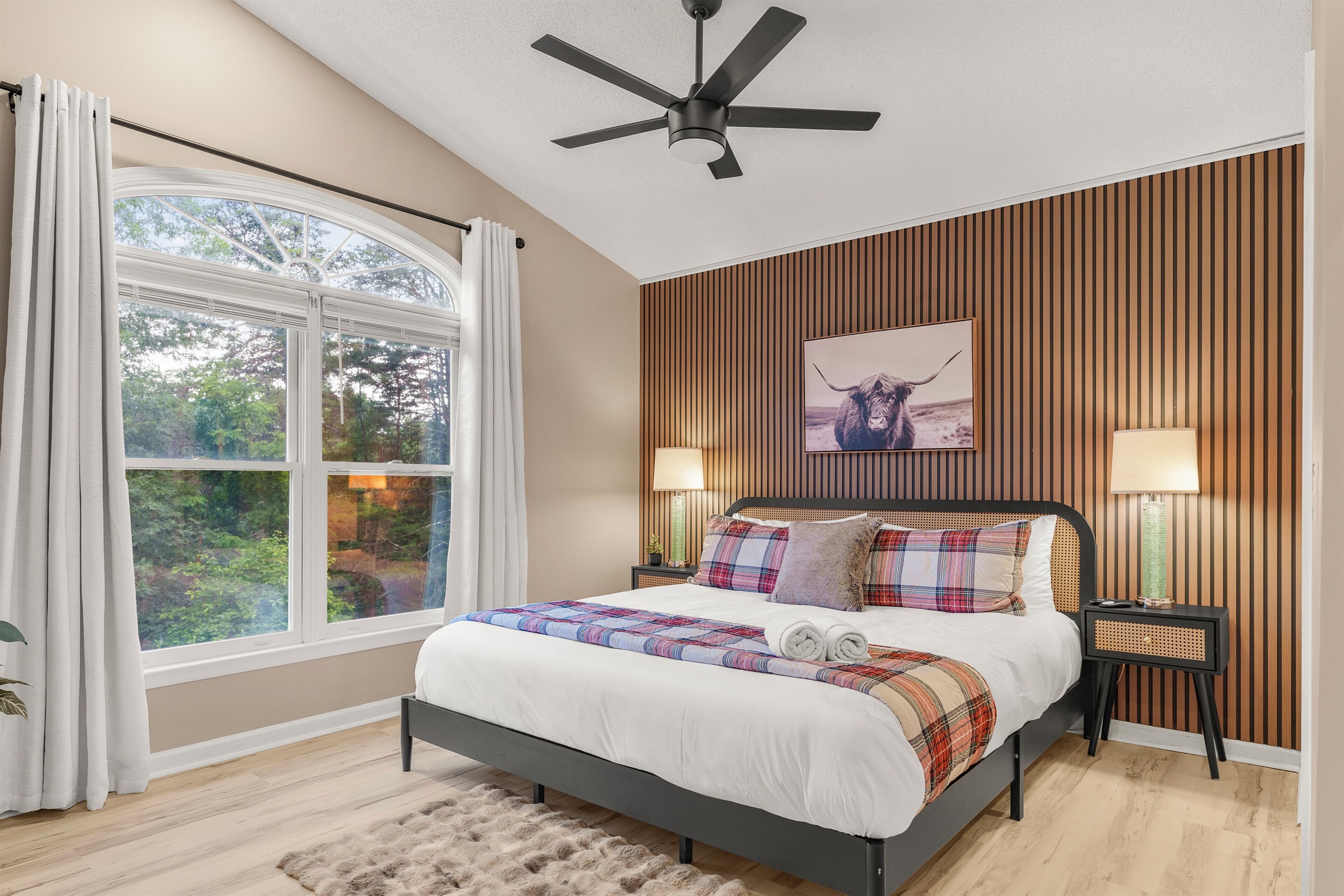 BR3: Upstairs master king bedroom with propane fireplace, and ensuite bathroom
