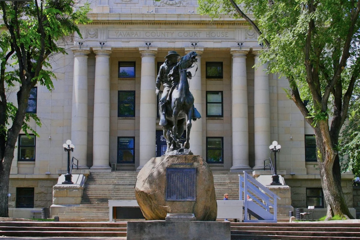 Courthouse Plaza hosts all sorts of outdoor events year-round, from art shows to concerts to the traditional holiday lights at Christmas.