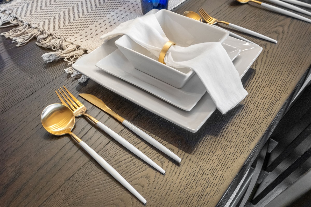 Premium dinnerware for fine dining to impress your guests!