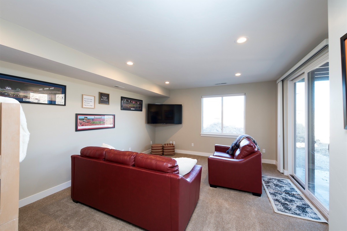 Entertainment-ready lower level with room for everyone to spread out