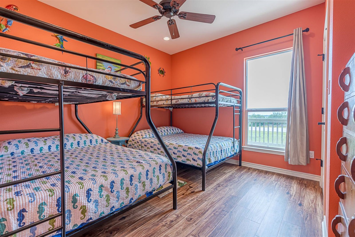 f5be7795d12b4b269106151f01808d44 Large | Beachhouse | Texas | TX | Vacation Homes | Galveston | Crystal Beach | Kokomo | Breezy Days | Beachfront Elegance | Sunrise Serenity | Southern Sands Property Management, LLC