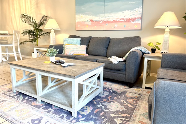 Open living space with plenty of room for everyone!