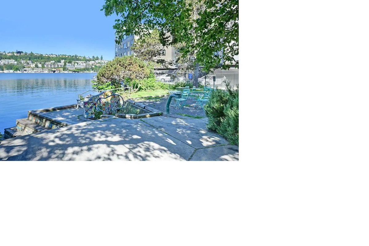 Lake access and tiny park only steps away (just across the small street)!