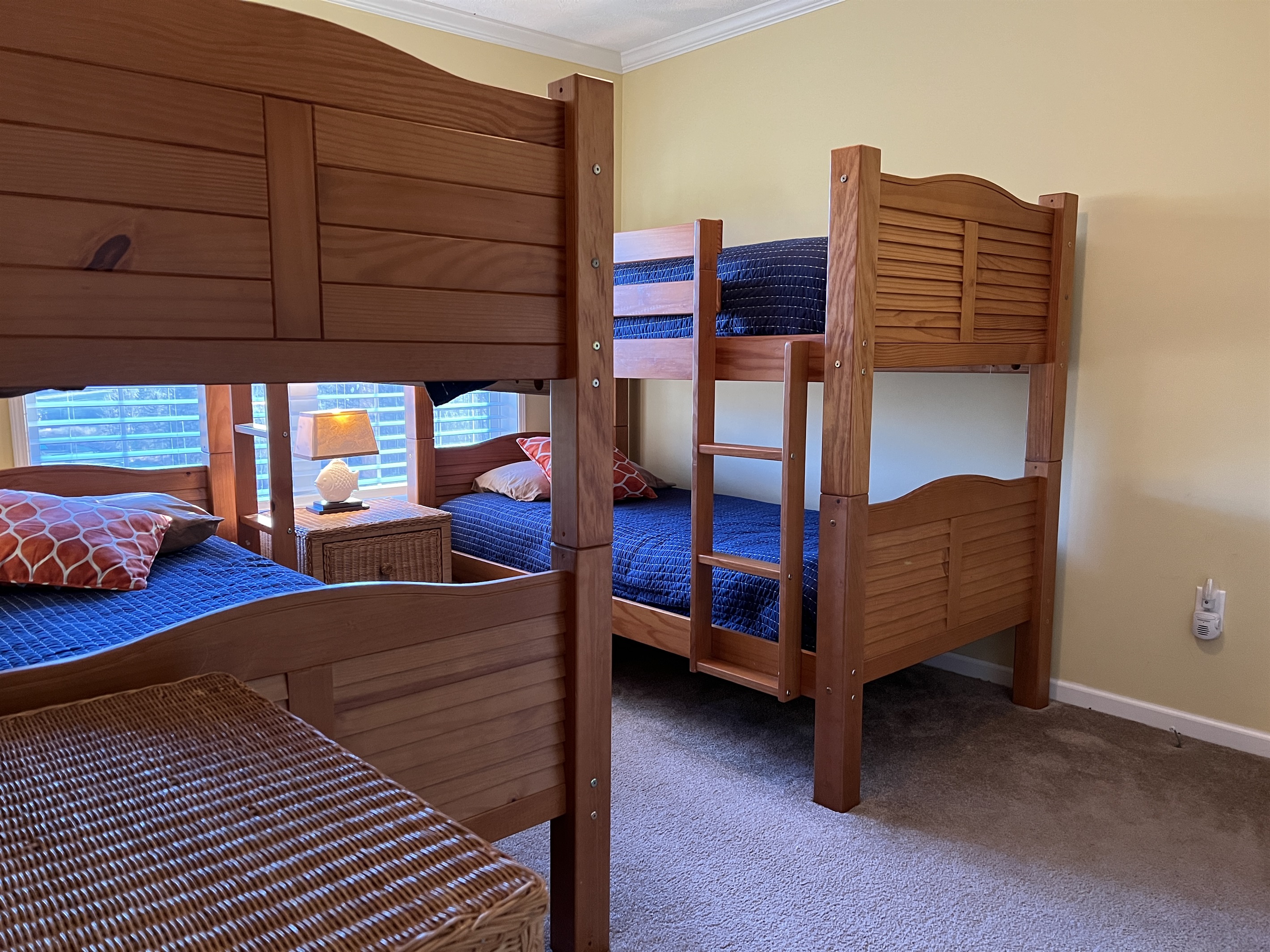 Double bunkbed room