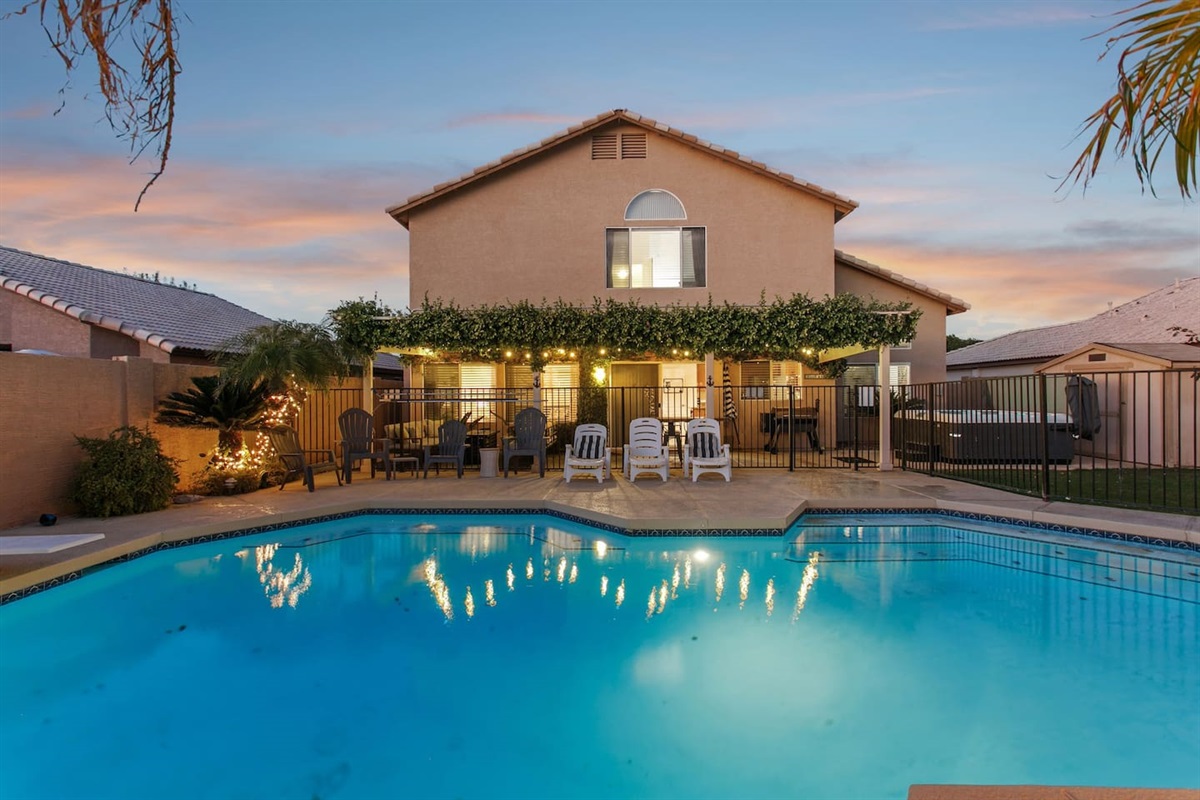 Peoria Home with Heated Pool + Hot Tub — Peoria Home with Heated Pool + Hot Tub, Peoria, Arizona