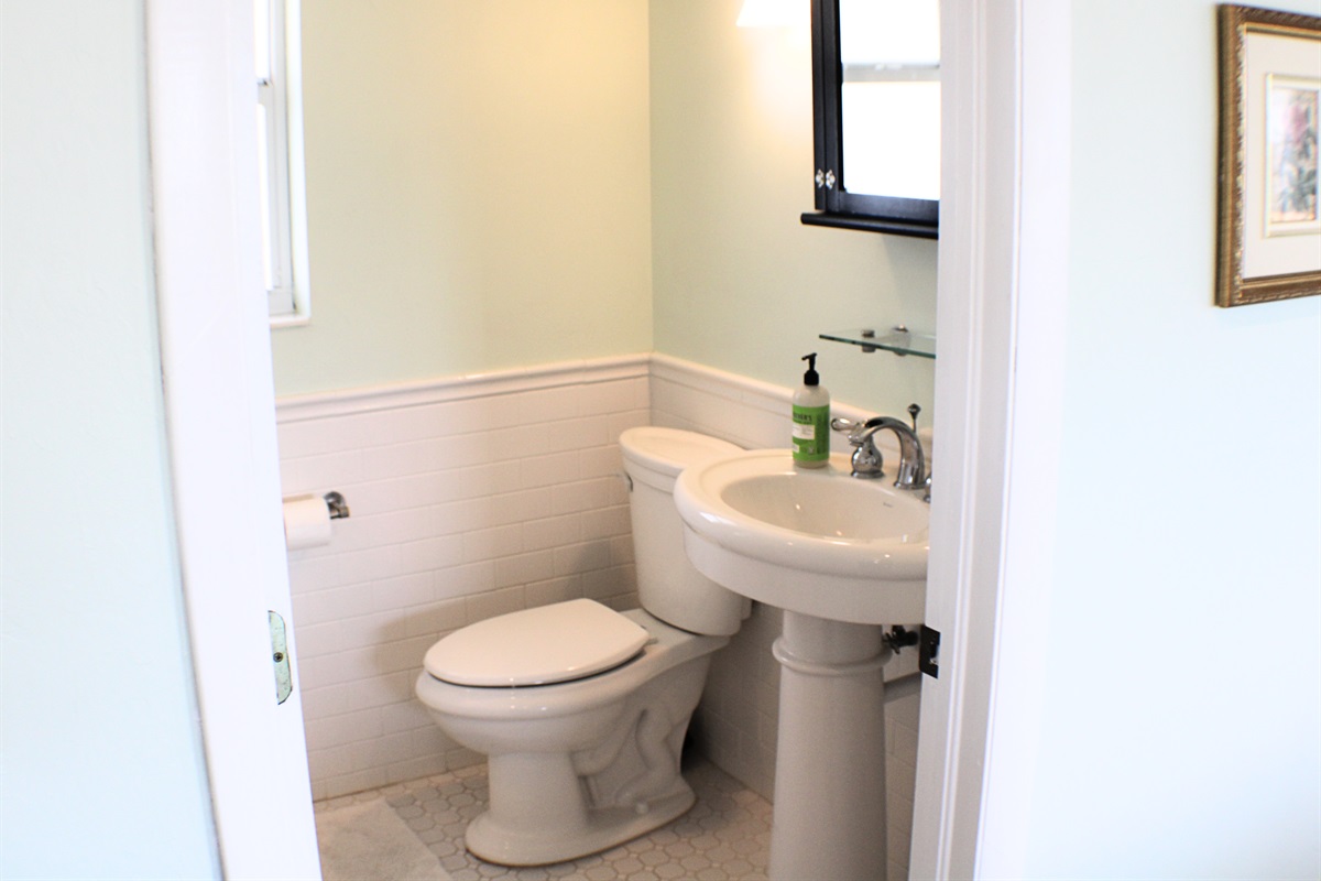A full bathroom is located on the living room level