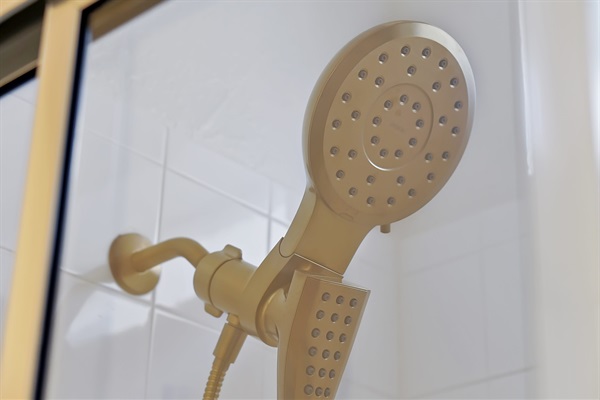 Coastal King Suite ensuite bathroom