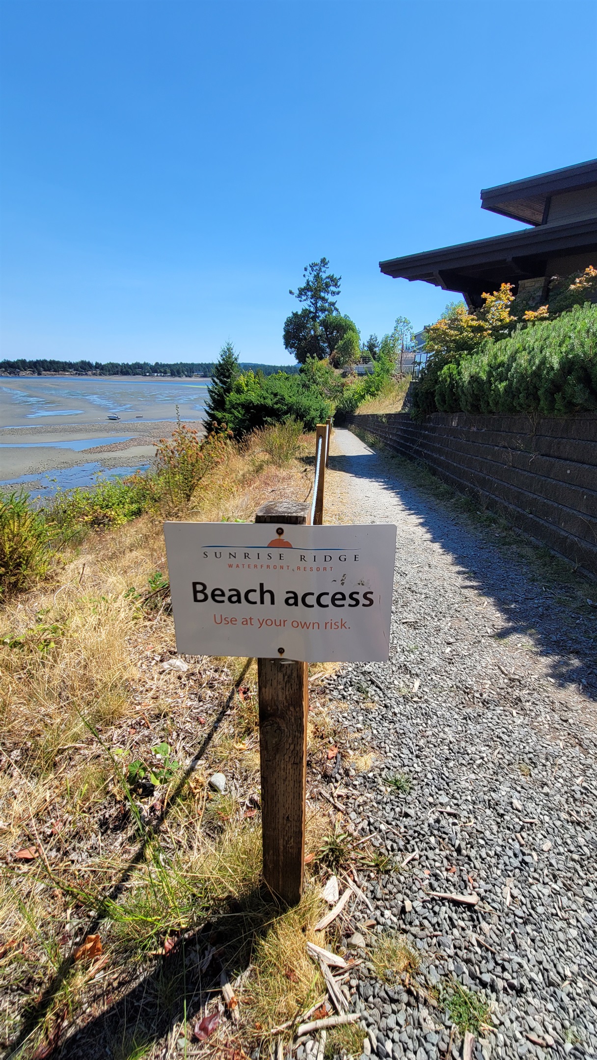 Resort pathway to Beach.