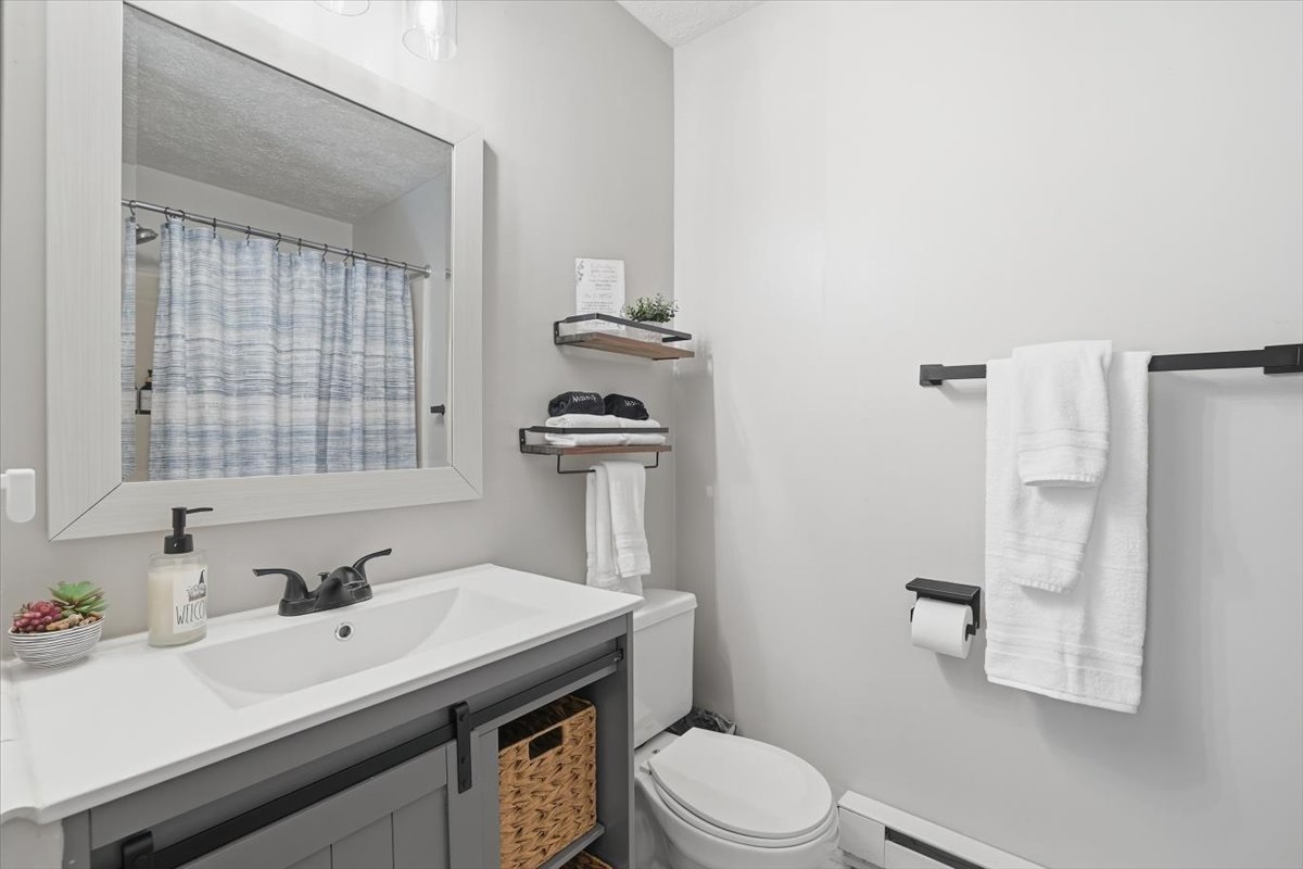 A bright walk-in shower to rinse off after a full day of Poconos adventures. Clean, fresh and ready for you