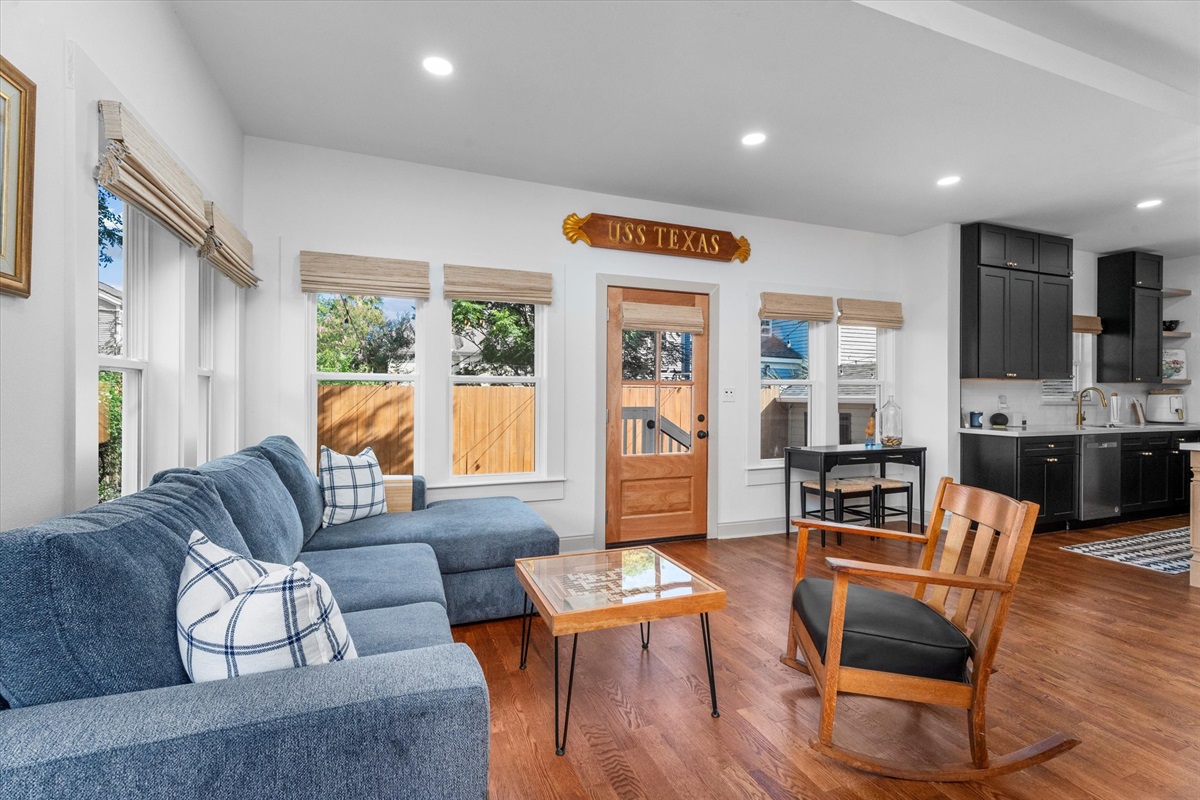 f60573ca6a2e484498ba34c1fa4180b4 Large | Beachhouse | Texas | TX | Vacation Homes | Galveston | Crystal Beach | Kokomo | Breezy Days | Beachfront Elegance | Sunrise Serenity | Southern Sands Property Management, LLC