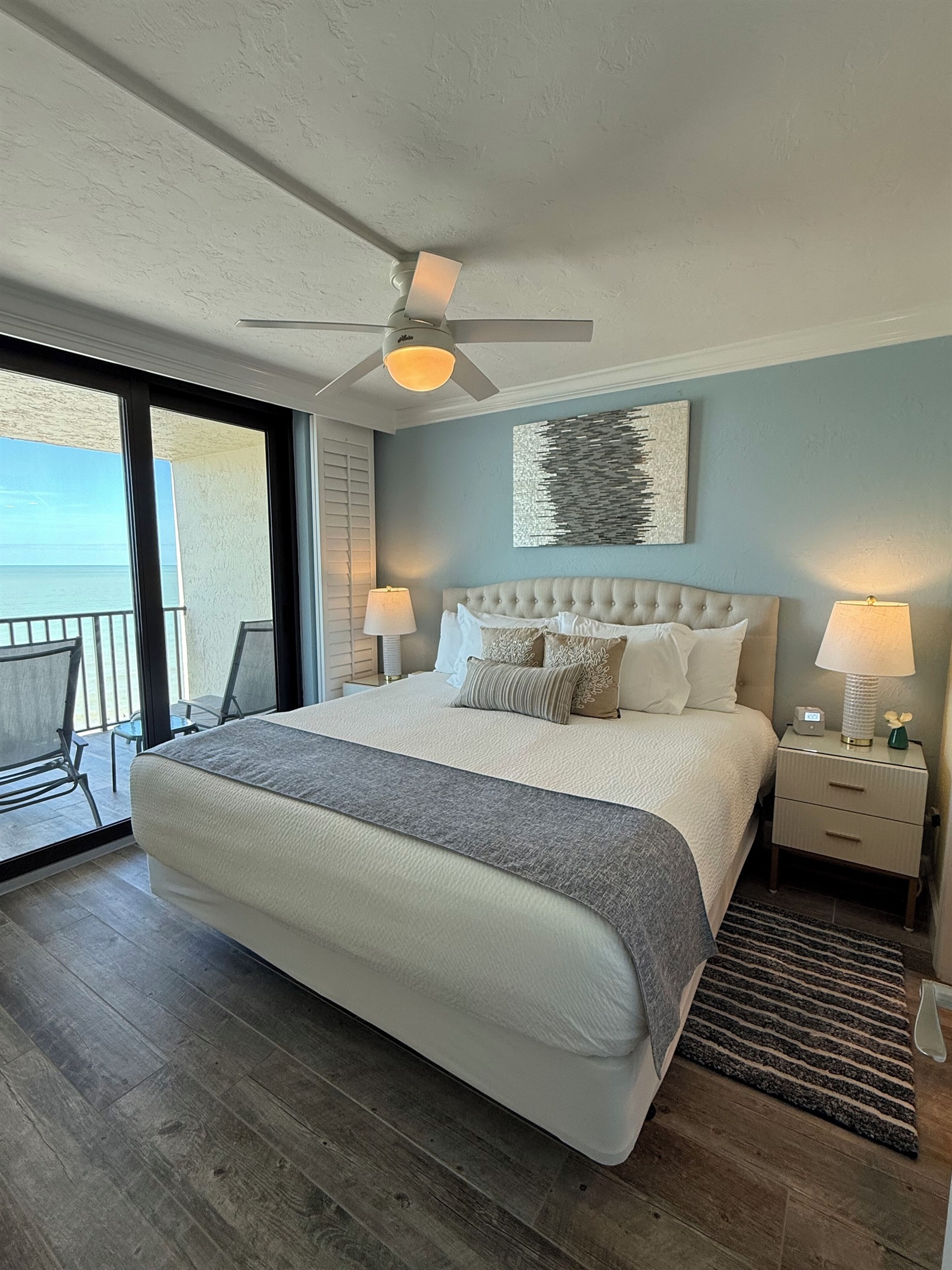 King bed, in Master bedroom, beachfront