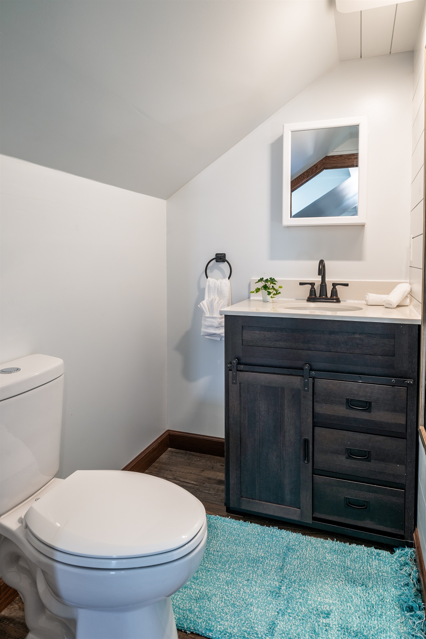 Clean, modern full bath with fresh décor and all the essentials for a comfortable stay.