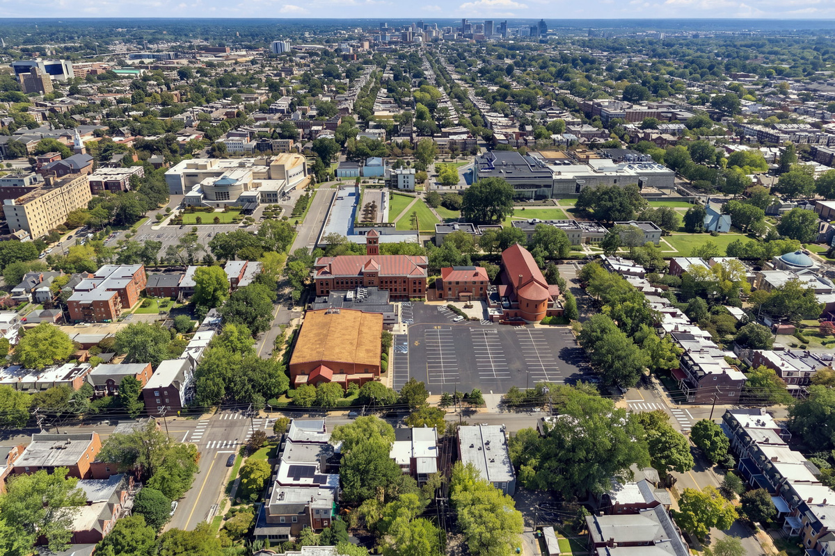 Panoramic View: Discover Richmond's vibrant skyline and lush green spaces from above!