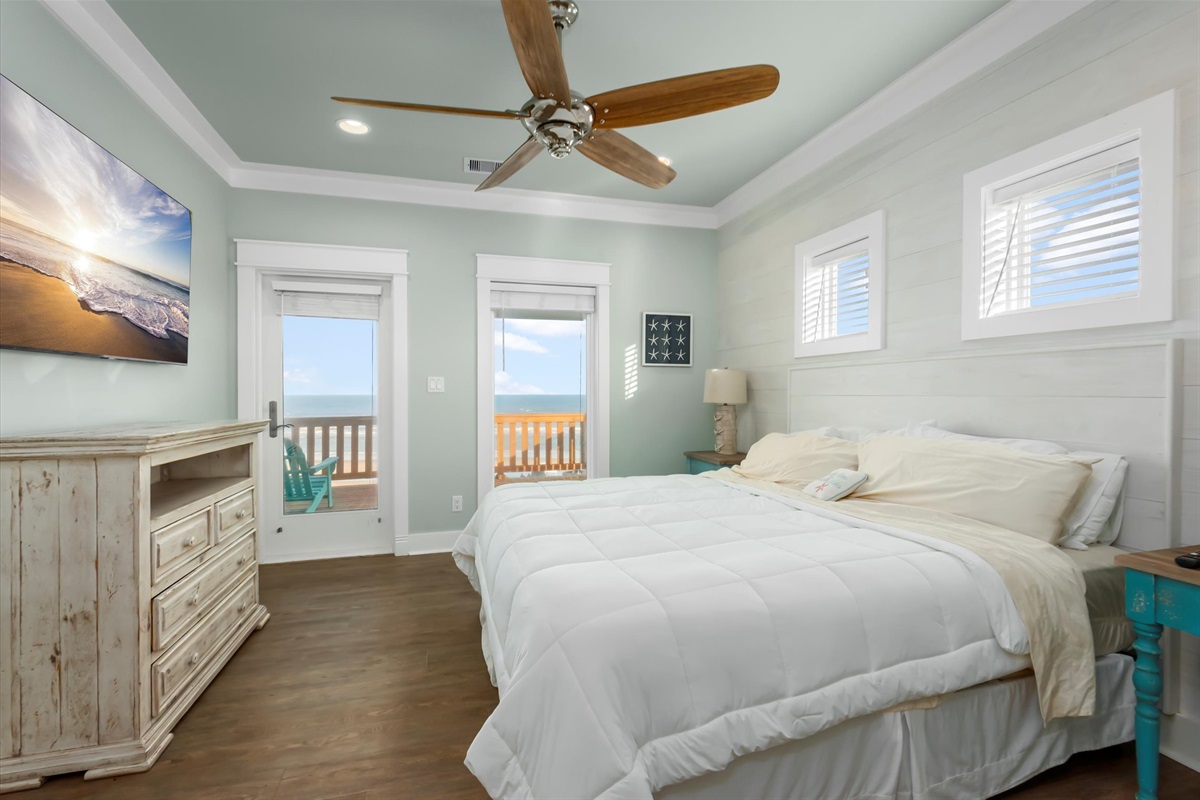 f617180fccae4dd586c4052466754460 Large | Beachhouse | Texas | TX | Vacation Homes | Galveston | Crystal Beach | Kokomo | Breezy Days | Beachfront Elegance | Sunrise Serenity | Southern Sands Property Management, LLC