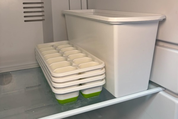 Ice cube trays