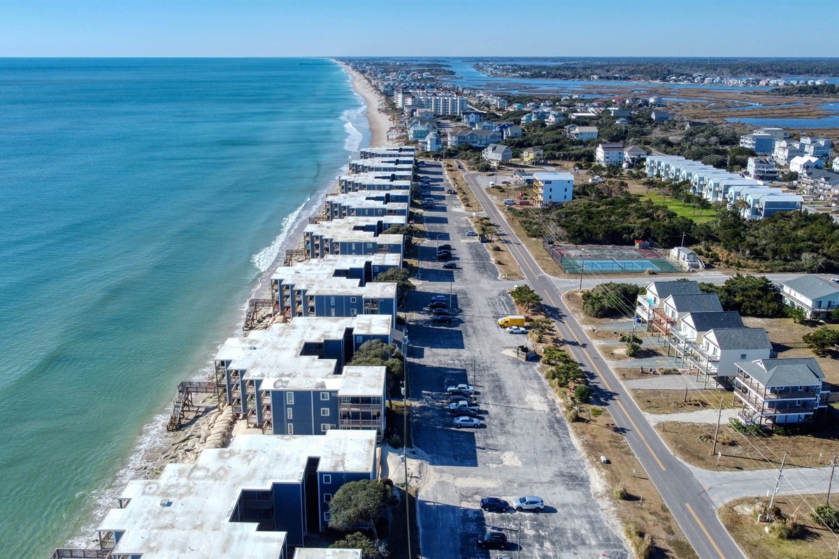 Topsail Reef buildings, looking south