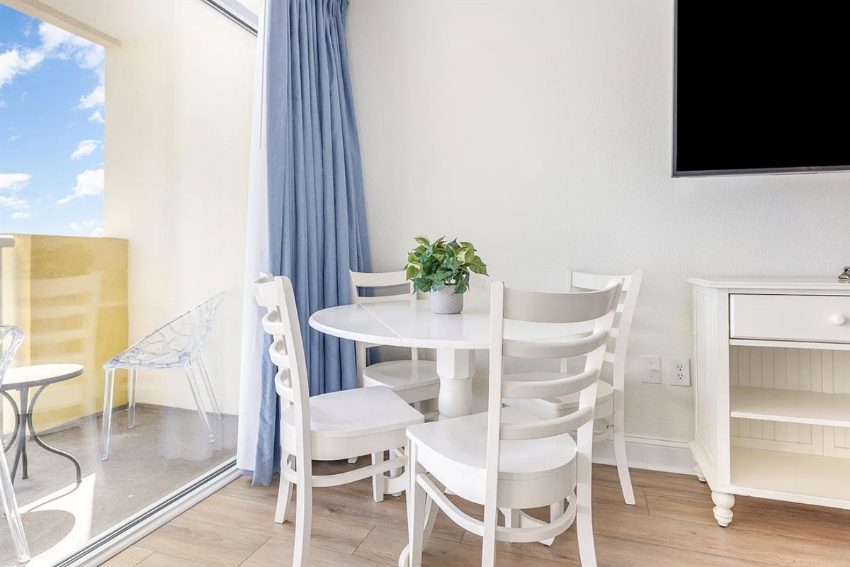 Dining area with seating for 4
